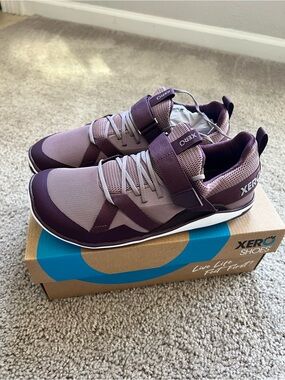Xero Shoes Forza Trainers NWT - Womens Size 8 - Elderberry/Fig